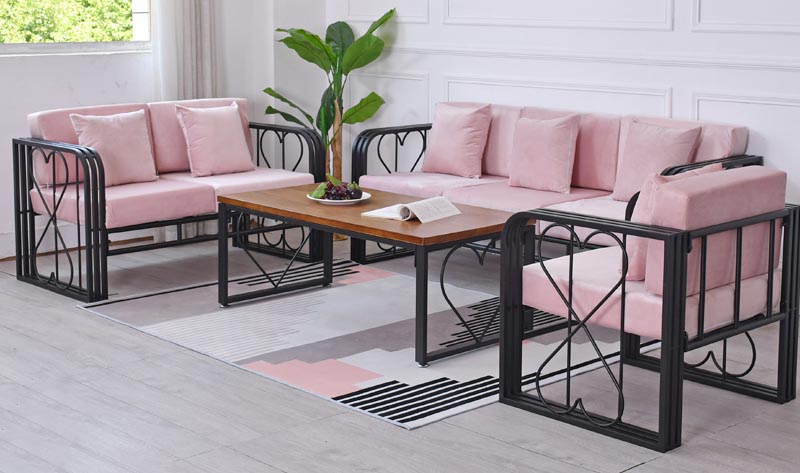 Trang trí phòng khách với bộ bàn ghế gỗ tự nhiên mang đến không gian ấm áp, trang nhã và sang trọng. Dùng làm nơi đón khách hoặc nghỉ ngơi mỗi ngày đều tạo cảm giác thư giãn tuyệt vời.